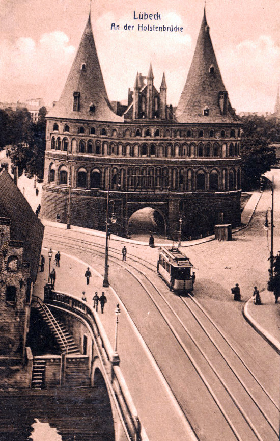 Holstentor im Jahre 1912